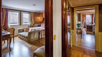 2-Bedroom Family Junior Suite | Sengetøy av topp kvalitet, minibar og safe på rommet