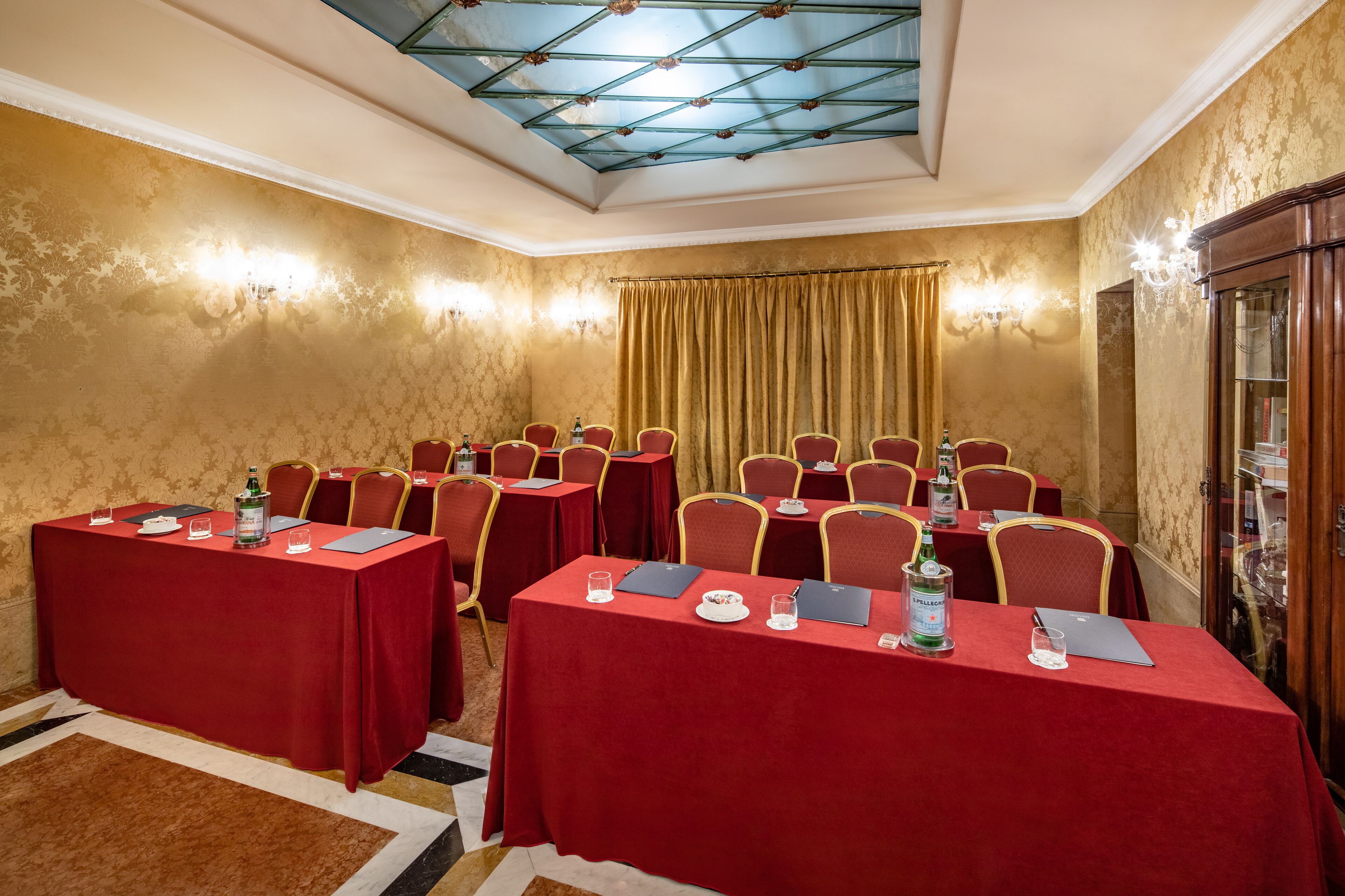 Meeting facility