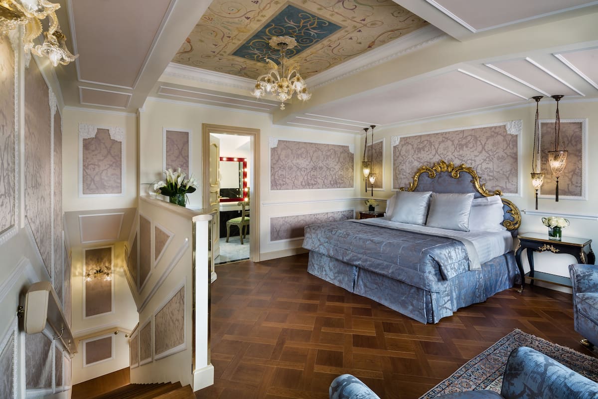 1 bedroom, premium bedding, minibar, in-room safe