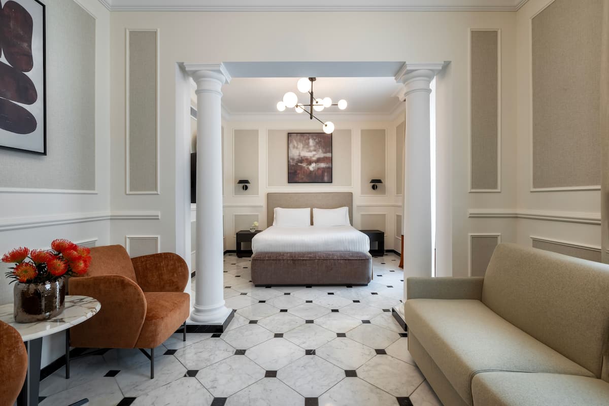 Junior Suite | Premium bedding, down comforters, minibar, in-room safe