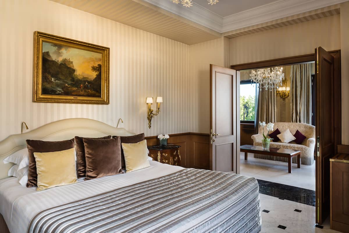 1 Schlafzimmer, hochwertige Bettwaren, Daunenbettdecken, Minibar