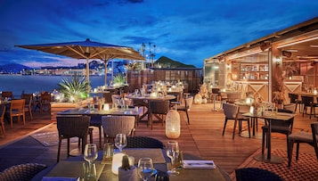 Private beach nearby, snorkelling, waterskiing, beach bar