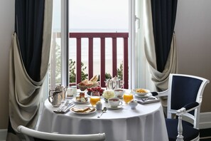 Daily buffet breakfast (EUR 38 per person)