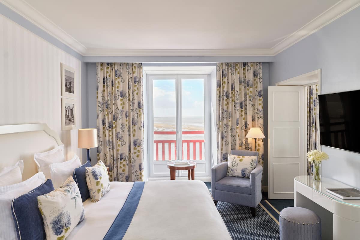 Suite Prestige Mer | Premium bedding, minibar, in-room safe, desk