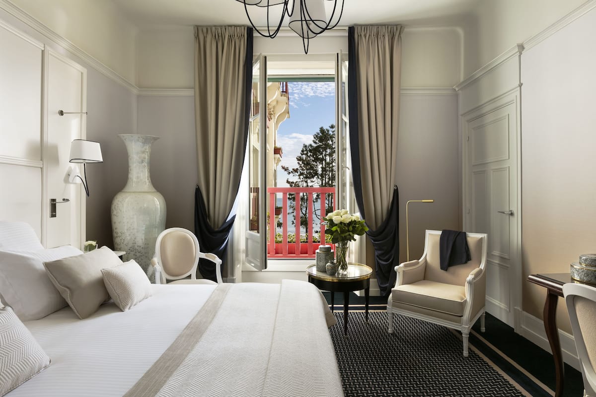 prestige room, sea view | premium bedding, minibar, in-room safe, desk