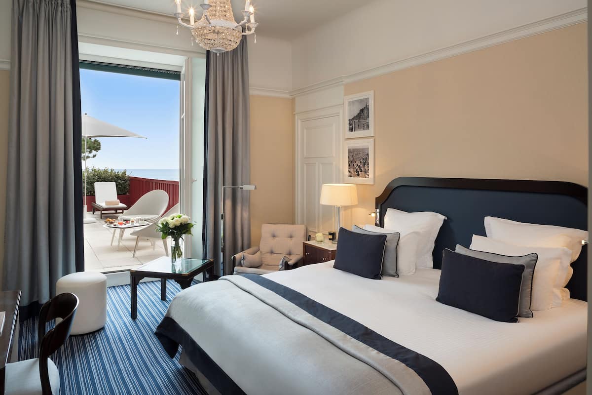 Sea Terrace Prestige Room | Premium bedding, minibar, in-room safe, desk
