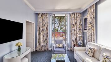 Sea Terrace Prestige Suite | Living area