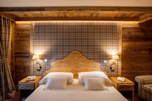 Executive Room - private mini pool | Premium bedding, down comforters, memory foam beds, minibar