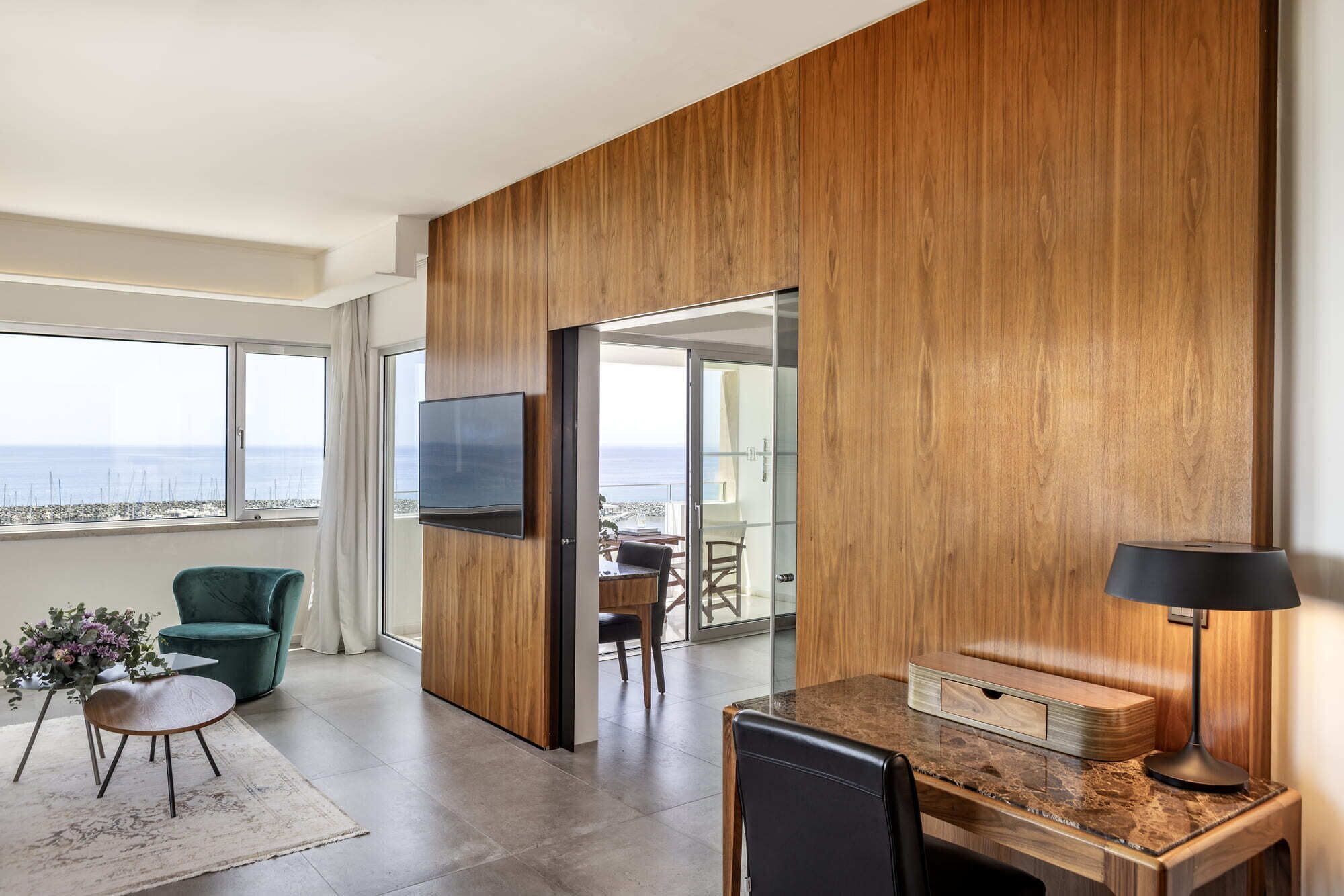 executive suite (admiral) | 1 bedroom, minibar, in-room safe, desk