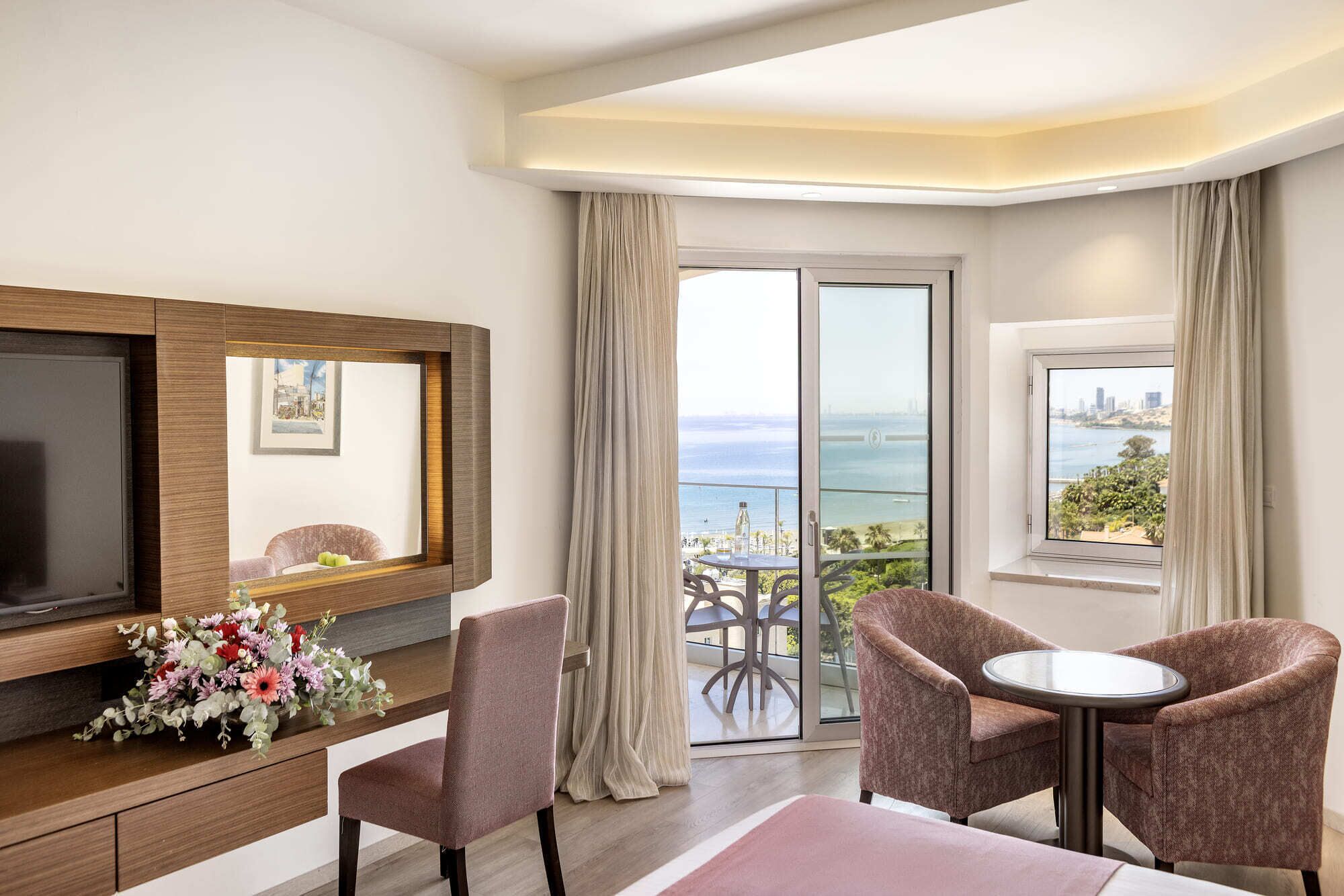 Photo - St Raphael Resort