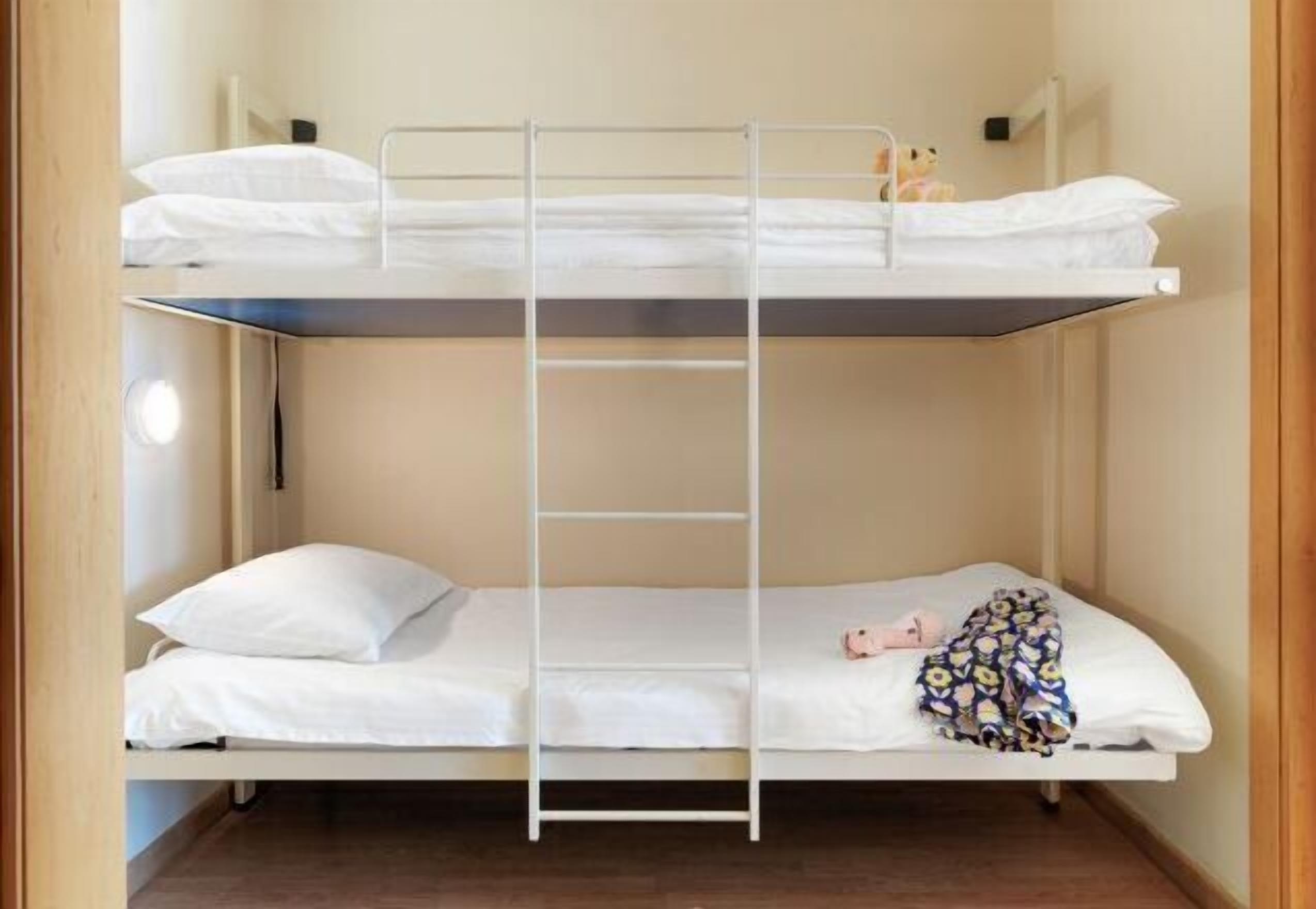 Minibar, két bảo mật tại phòng, bàn, màn/rèm cản sáng 