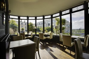 Pub, garden views, open daily - Portmarnock Resort & Jameson Golf Links (Portmarnock)