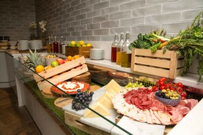Komplett frukost varje dag (EUR 20.00 per person)