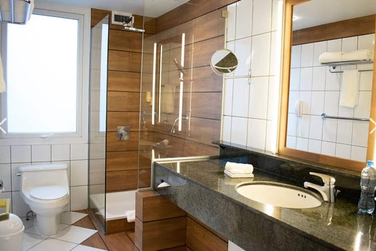 Gratis toalettartiklar, golvvärme, handdukar och tvål
