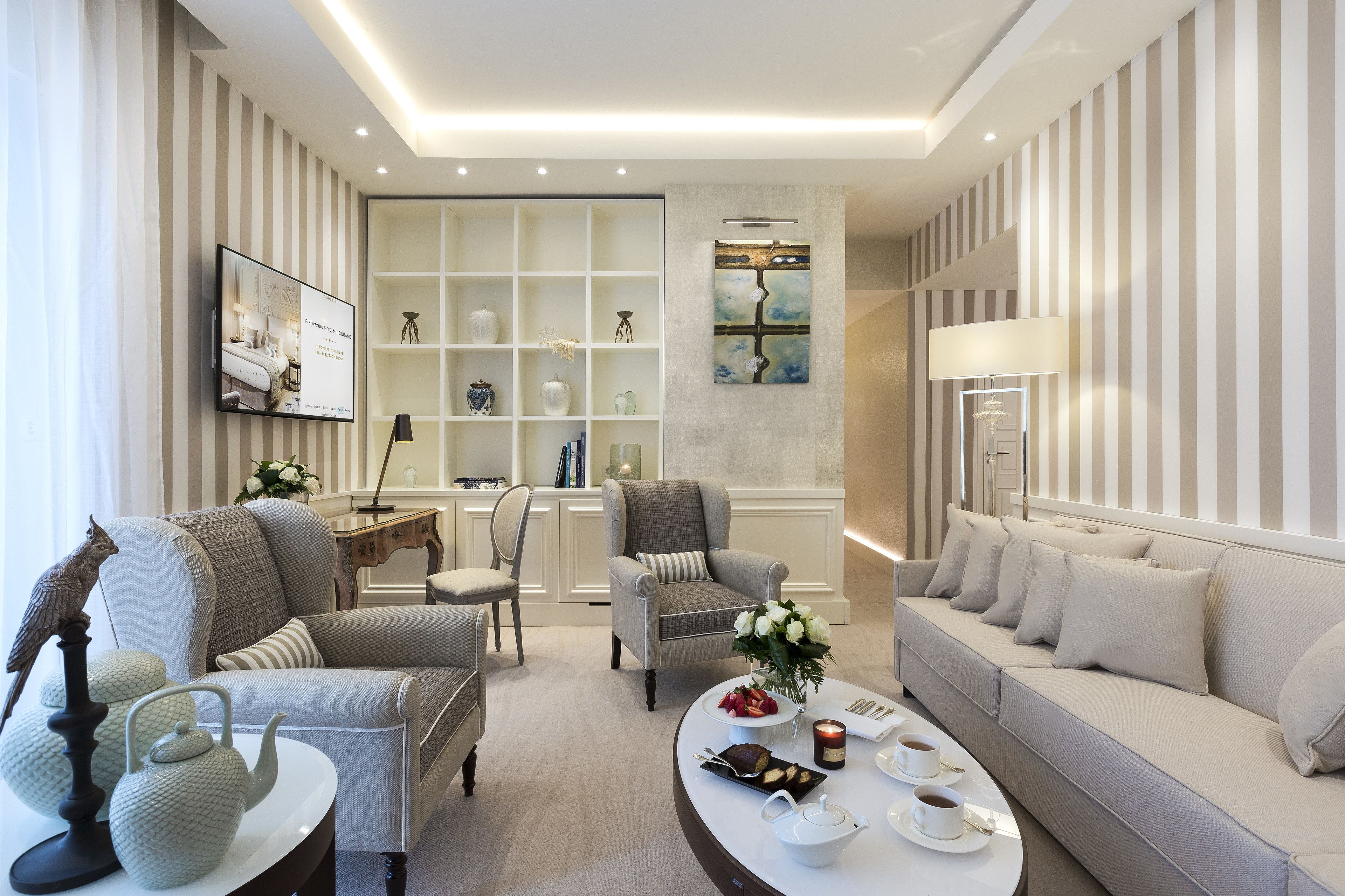 Suite, terraza, vistas al mar (Prestige) | Minibar, caja fuerte, escritorio y cortinas opacas