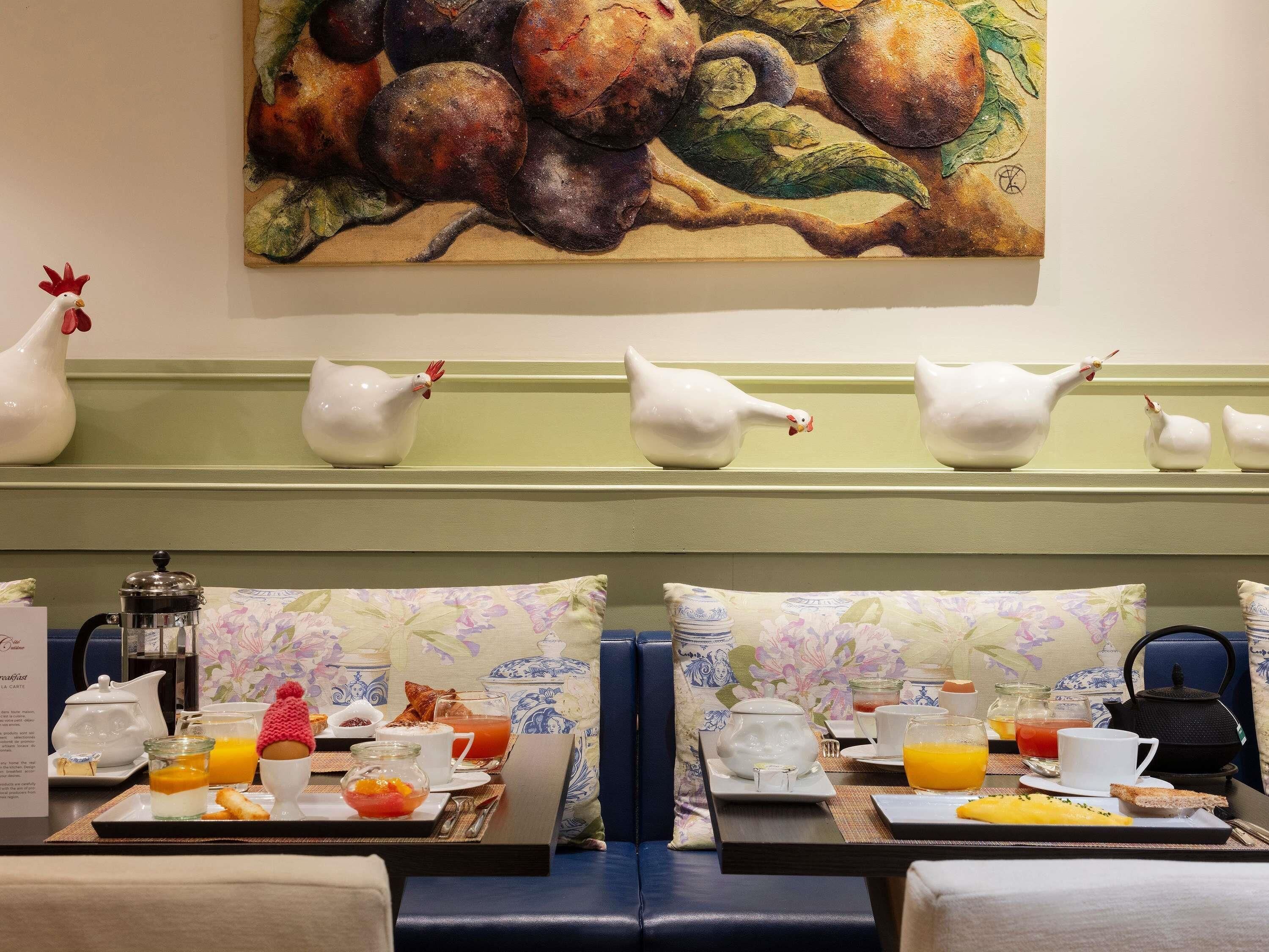 Daily buffet breakfast for a fee