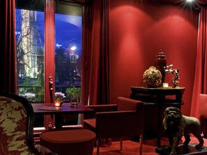 Bar (on property) - Le Royal Hotel Lyon - MGallery Collection (Lyon)