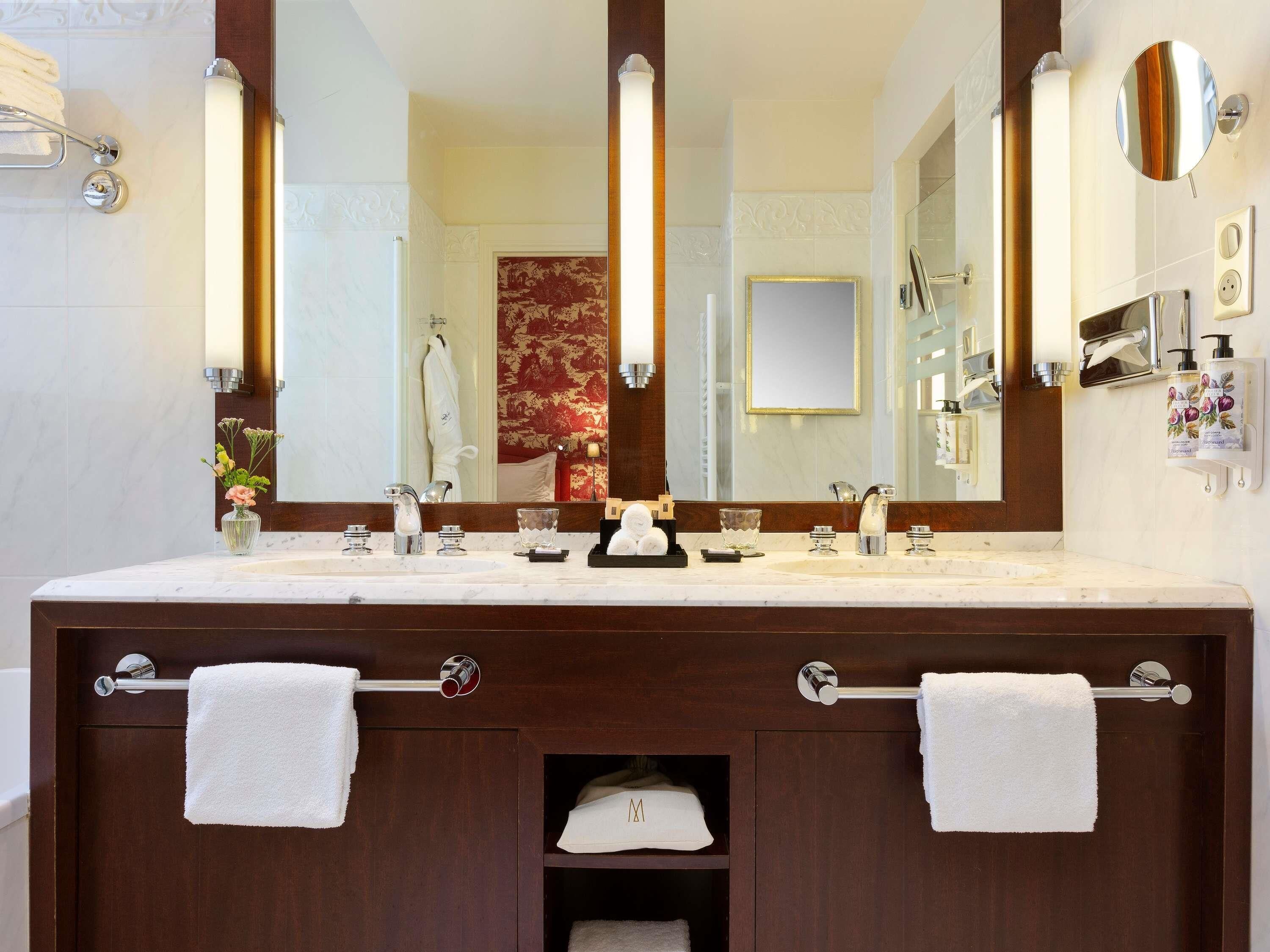 Literie de qualité supérieure, minibar, coffres-forts dans les chambres