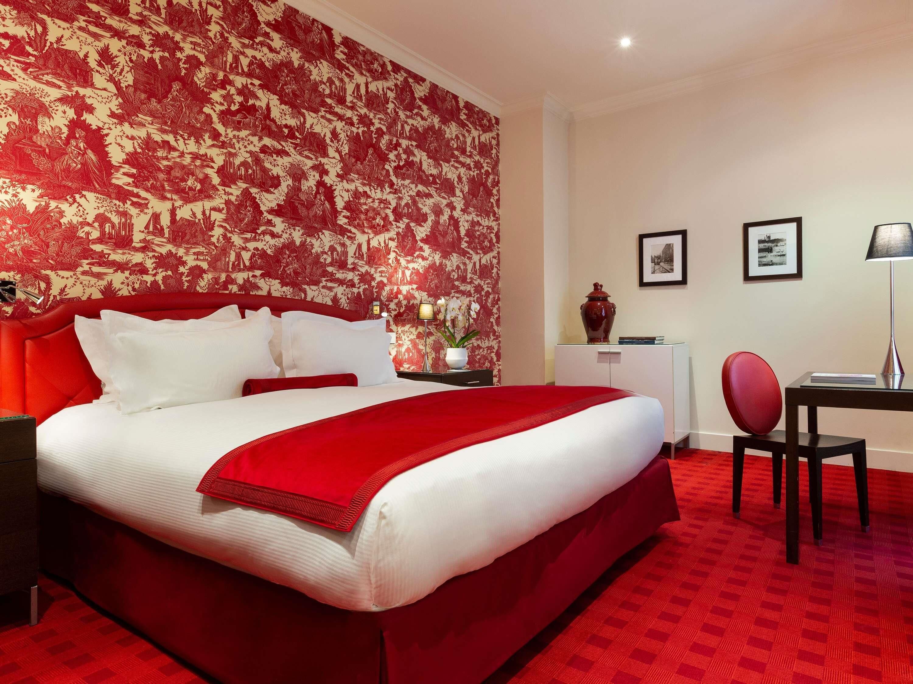 Chambre Supérieure, 1 lit double, côté cour intérieure | Literie de qualité supérieure, minibar, coffres-forts dans les chambres
