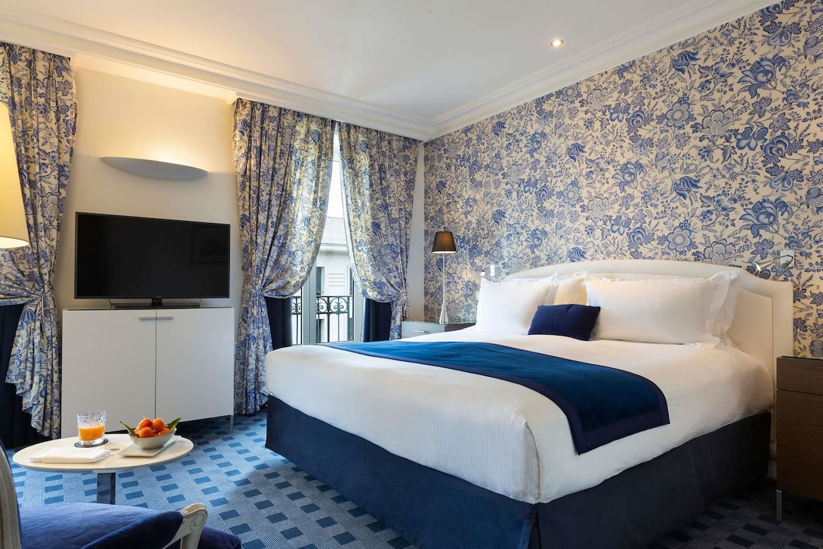 Chambre Supérieure, 1 lit double, vue ville