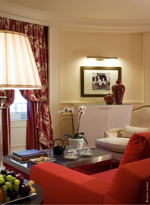 Junior Suite Rotonde, vue panoramique sur Lyon | Literie de qualité supérieure, minibar, coffres-forts dans les chambres