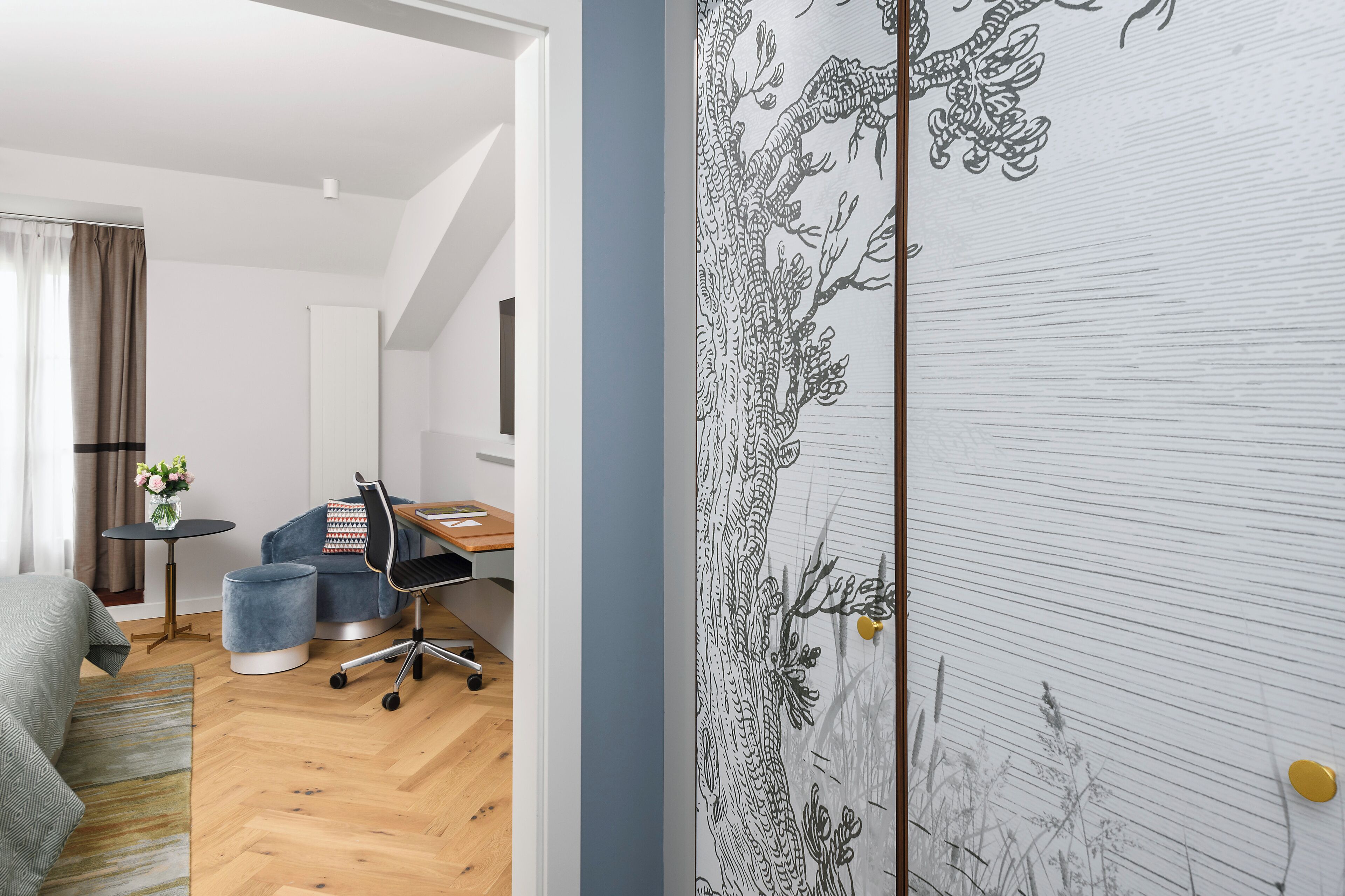 executive room, lake view | hypo-allergenic bedding, minibar, in-room safe, individually decorated