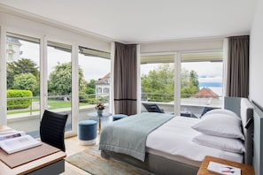 Chambre Supérieure, vue lac | Literie hypoallergénique, minibar, coffres-forts dans les chambres