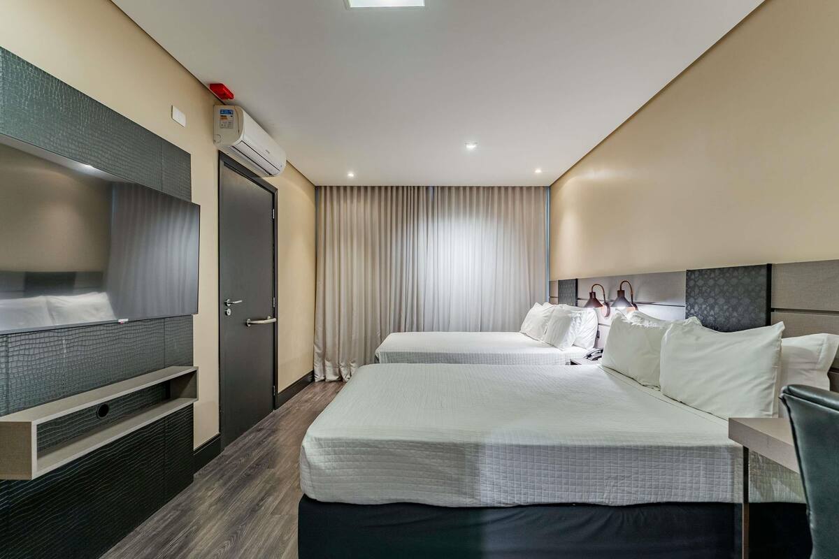 Literie hypoallergénique, surmatelas, minibar