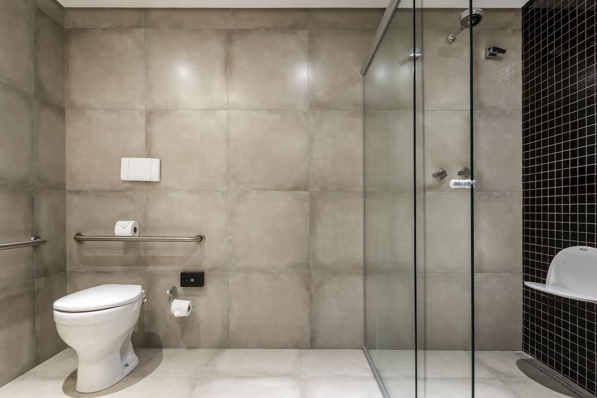 Standard Room, 2 Single Beds | Hypo-allergenic bedding, pillow-top beds, minibar, in-room safe