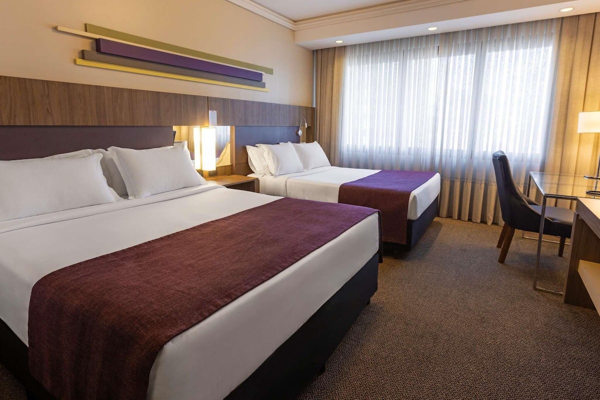 Chambre Standard, 2 lits jumeaux (No Window) | Literie hypoallergénique, lit avec matelas à plateau-coussin, minibar