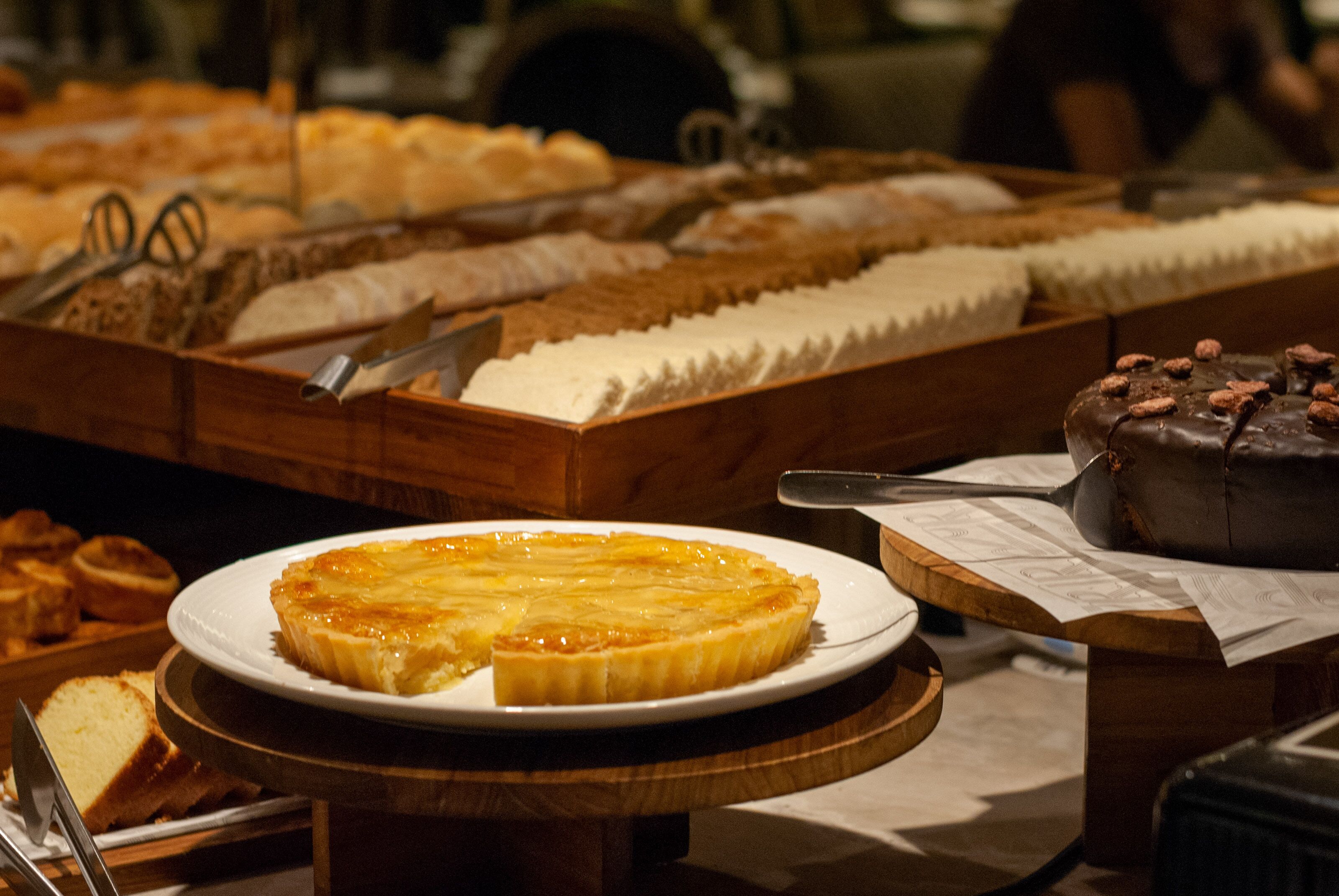 daily buffet breakfast (brl 99 per person)