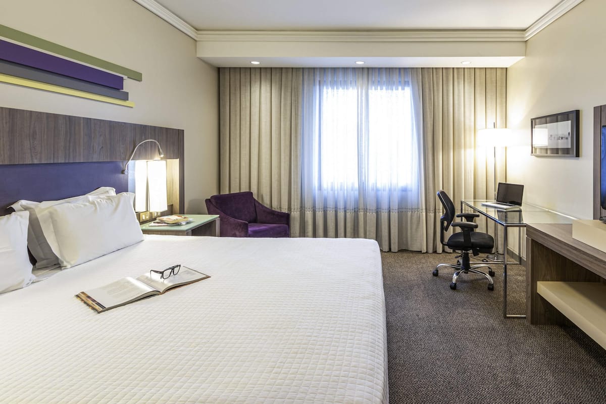 Luxury Room, 1 Queen Bed