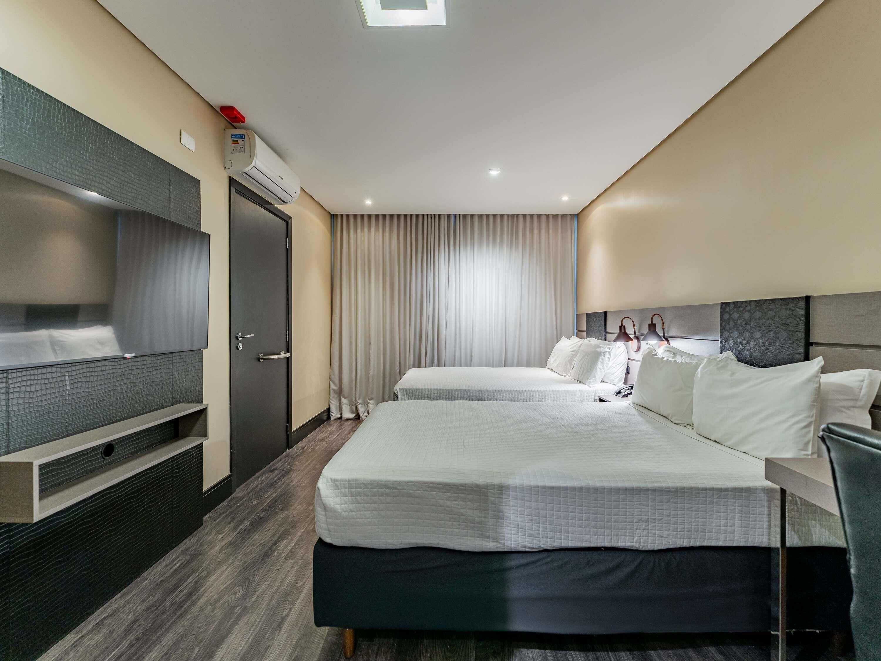 Standard Room, 2 Single Beds | Hypo-allergenic bedding, pillow-top beds, minibar, in-room safe