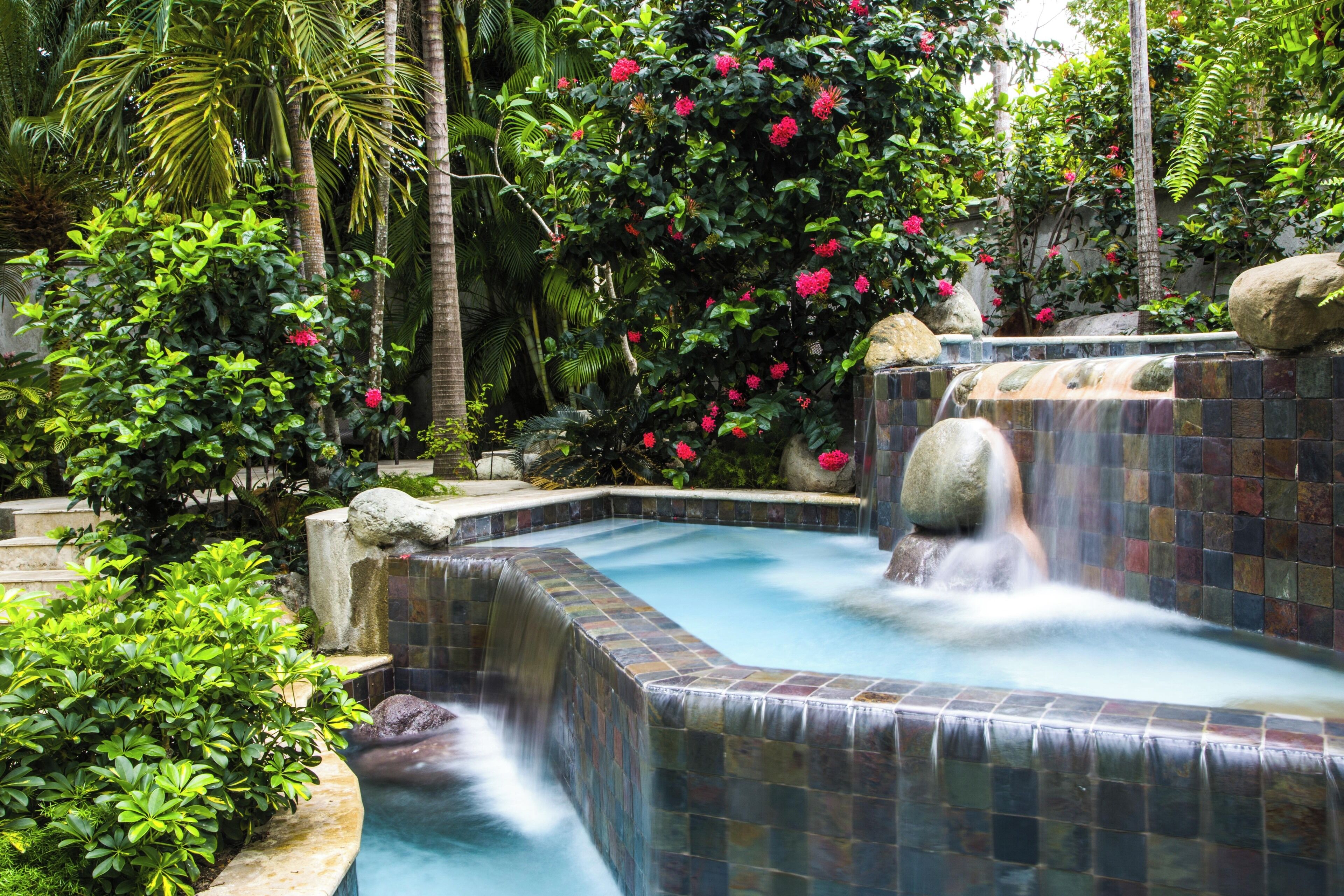 Couples treatment room(s), sauna, hot tub, steam room, body treatments
