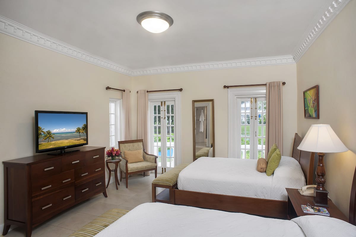 Hypo-allergenic bedding, pillowtop beds, minibar, in-room safe