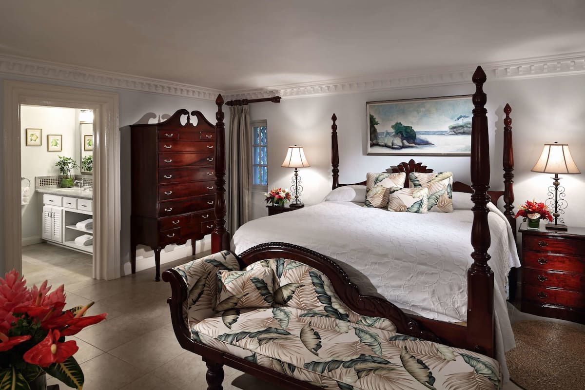 Suite (Ocean) | Literie hypoallergénique, surmatelas, minibar