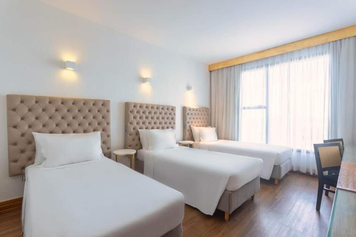 1 bedroom, hypo-allergenic bedding, pillowtop beds, minibar