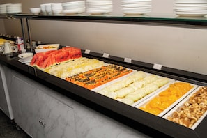 Tägliches Frühstücksbuffet (64 BRL pro Person)