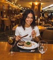 Lunch and dinner served, international cuisine