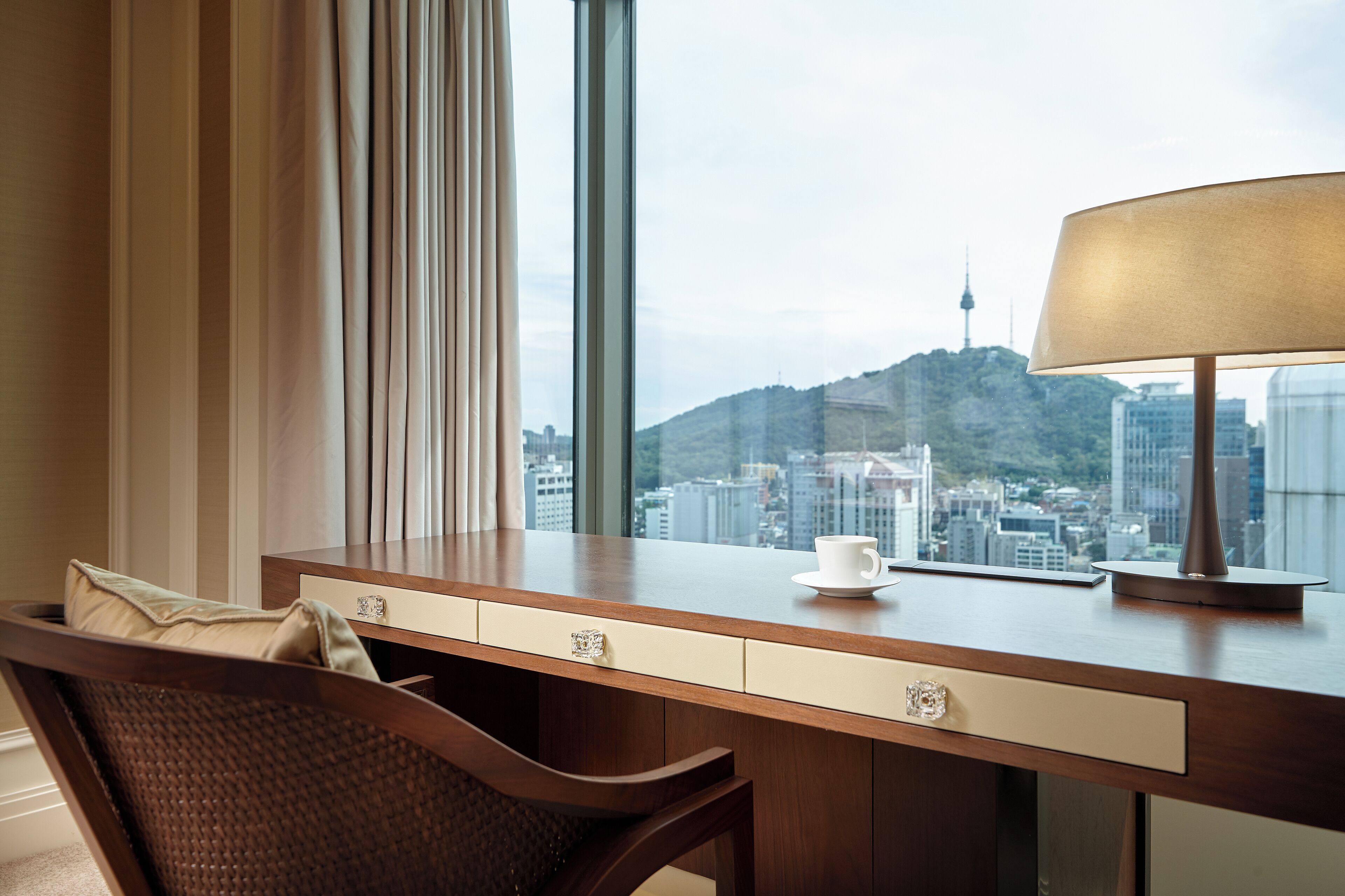 egyptian cotton sheets, premium bedding, down duvets, minibar