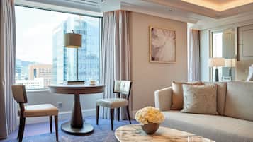 Egyptian cotton sheets, premium bedding, down comforters, minibar