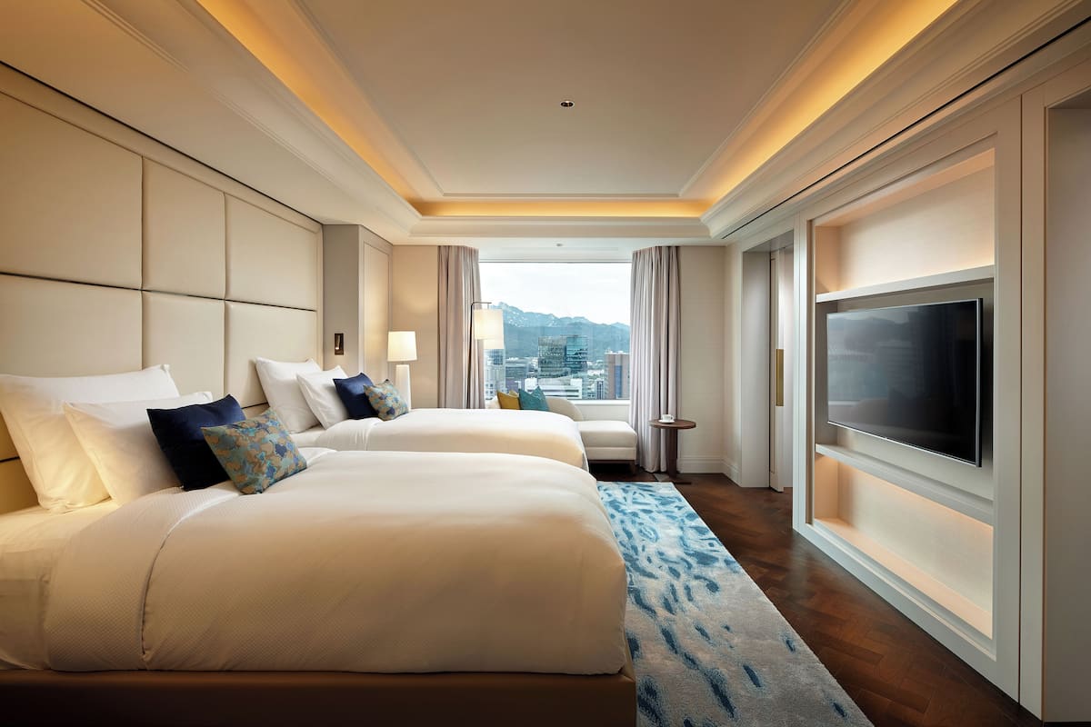 Executive Charlotte Suite Twin Room - La Cime Lounge Access Included | Lakens van Egyptisch katoen, luxe beddengoed, donzen dekbedden