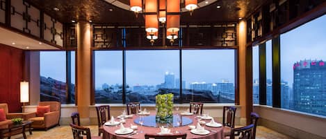 5 restaurants, breakfast, lunch, dinner served; Chinese cuisine