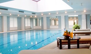 Una piscina techada