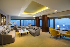 Executive lounge - Hua Ting Hotel & Towers (Shanghai)