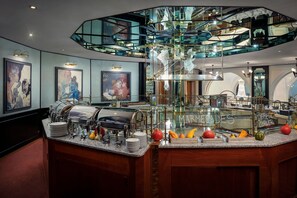 Daily full breakfast (CZK 495 per person) - Art Nouveau Palace Hotel (Prague)