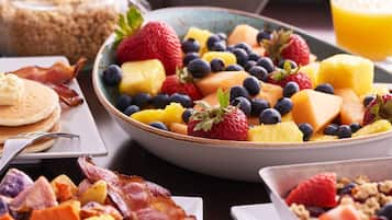 Tägliches inbegriffenes kontinentales Frühstück