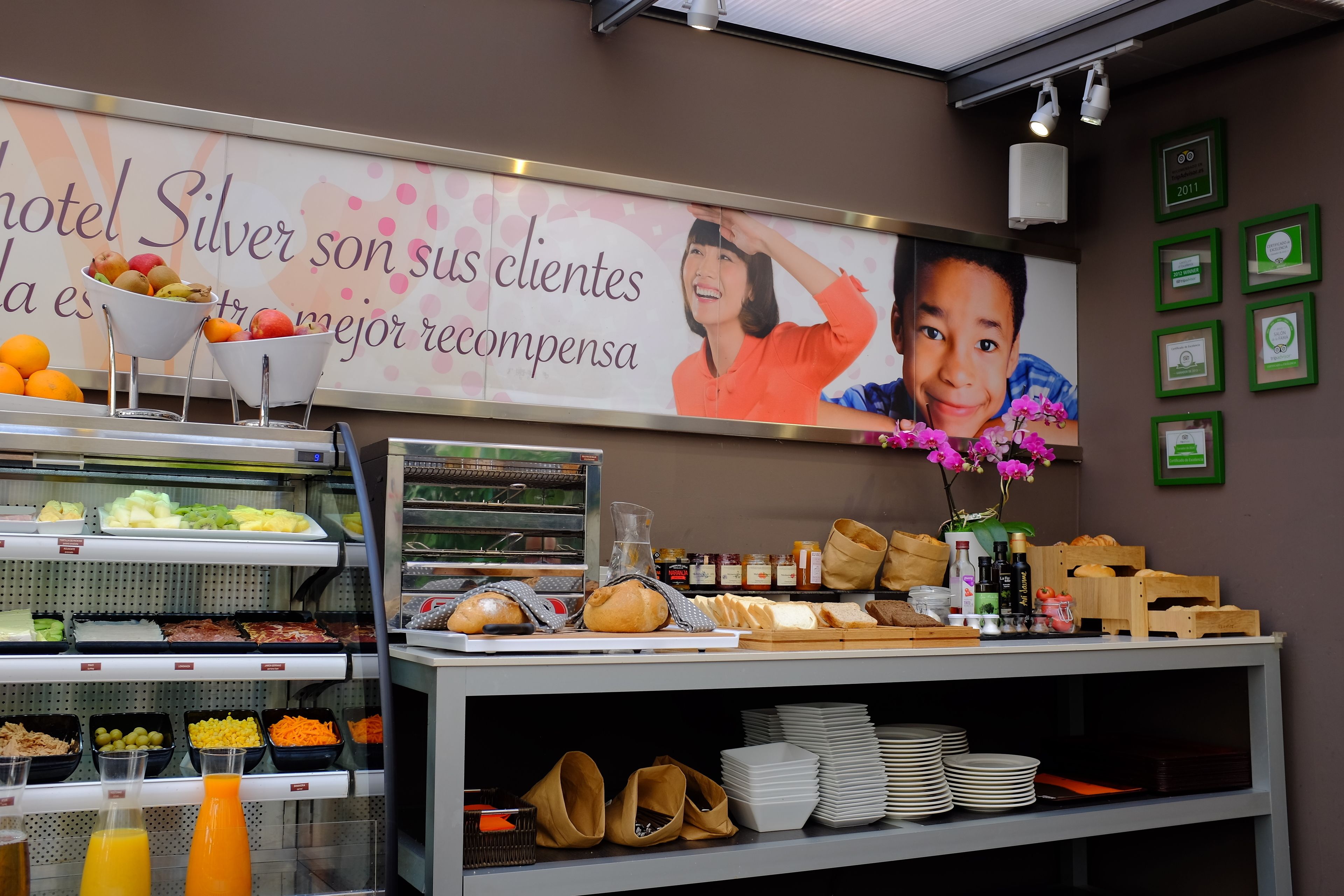 Esmorzar diari continental (15 EUR per persona) 