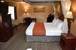 Suite de luna de miel, 1 cama de matrimonio grande | Ropa de cama de alta calidad, colchones Tempur-Pedic, caja fuerte