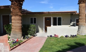 Deluxe Studio, 2 Queen Beds, Mountain View | Terrace/patio